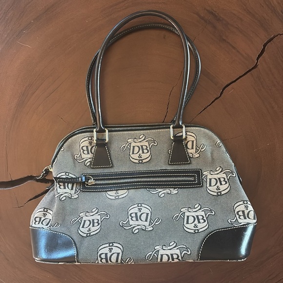 Dooney & Bourke Signature Donegal Crest Logo/Black Domed Satchel /Purse/Hand Bag - Picture 1 of 12